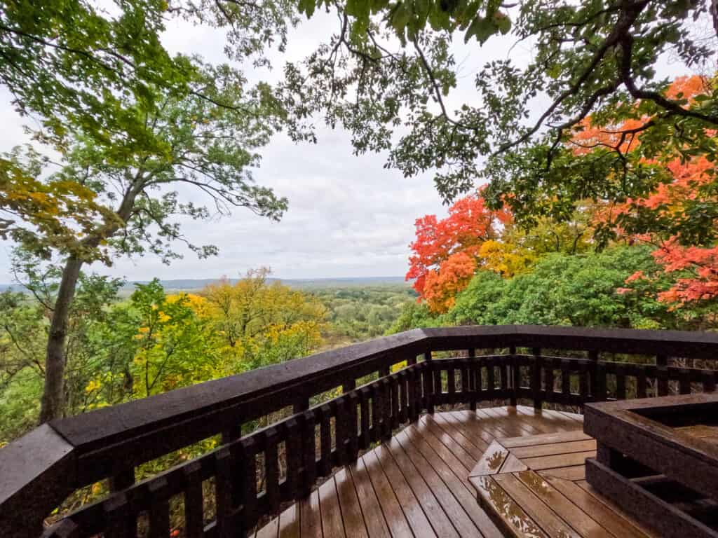 overlook at weston bend state park on a fall day