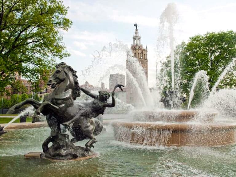 water fountain kansas city country club plaza