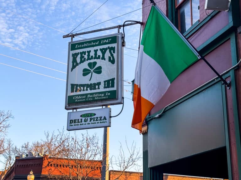 Kelly's Westport Inn